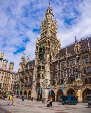 Marien Meydanı 'ndaki Münih Belediye Binası MÜZİK MÜZİK, GERMANE - 03 Haziran 2021