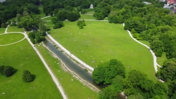 Vuelo Sobre Jardín Inglés Ciudad Múnich Vista Aérea Desde Arriba — Vídeo de stock