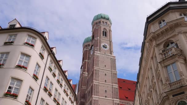 Najbardziej Znany Kościół Monachium Katedra Frauenkirche Zabytkowej Dzielnicy Miasto Munich — Wideo stockowe