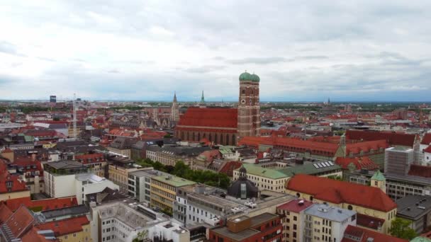 Flygfoto över centrum av München - historisk stadsdel — Stockvideo