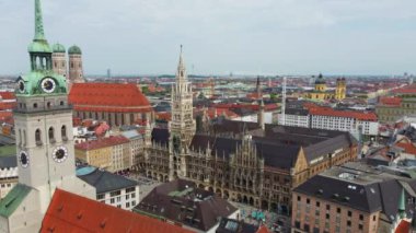Münih şehir merkezinin hava görüntüsü - tarihi bölge - insansız hava aracı fotoğrafçılığı