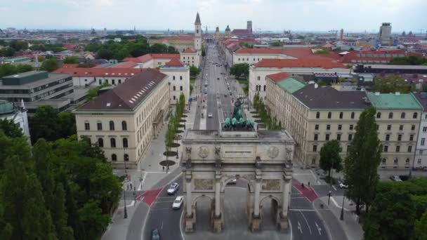 慕尼黑路德维希街胜利之门 空中景观 无人驾驶摄影 — 图库视频影像