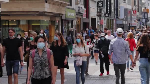 Människor Fotgängarzonen Och Shoppingmil Slow Motion Shot Cologne Tyskland Juni — Stockvideo