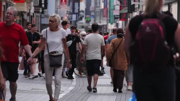 Přeplněná Pěší Zóna Nákupní Míle Zpomalený Záběr Cologne Německo Června — Stock video