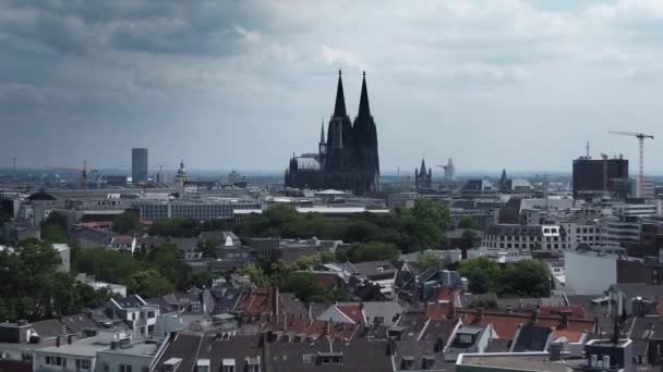 德国科隆的屋顶上方 航空摄影 — 图库视频影像