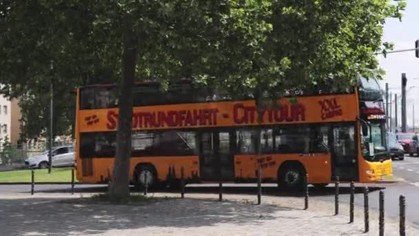 Autobús Turístico Ciudad Colonia Cologne Alemania Junio 2021 — Vídeo de stock