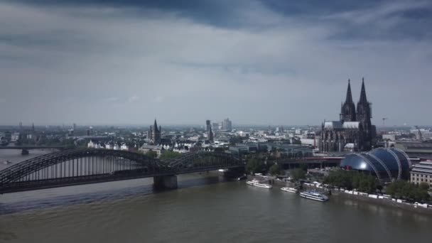 River Rhine Daki Köln Silüeti Hava Fotoğrafçılığı — Stok video