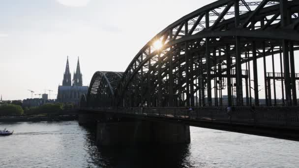 Jembatan Hohenzollern Terkenal Koln Yang Mengarah Katedral Cologne Jermany June — Stok Video