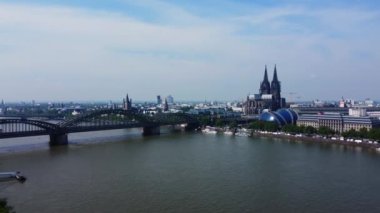 Köln Almanya 'sının çatıları üzerinde - hava fotoğrafçılığı