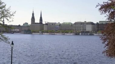 Ünlü Jungfernstieg bölgesiyle Hamburg 'un güzel şehir merkezi - seyahat fotoğrafçılığı