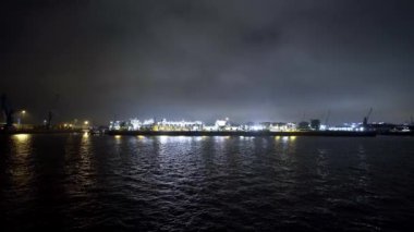 Hamburg Limanı - gece manzarası - seyahat fotoğrafçılığı