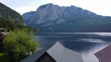 Avusturya 'daki Altaussee Gölü - hava manzaralı