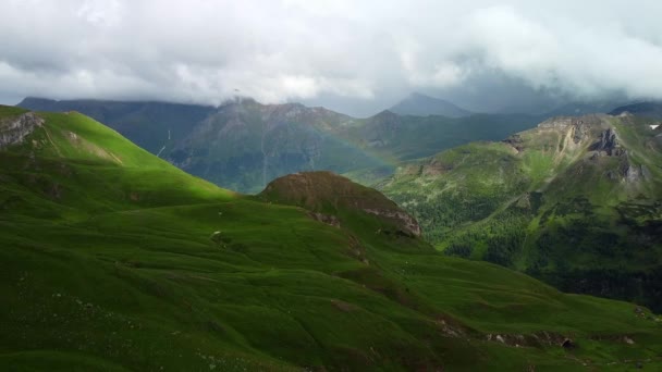 Avusturya 'daki Grossglockner Yüksek Alp Yolu - hava manzaralı — Stok video