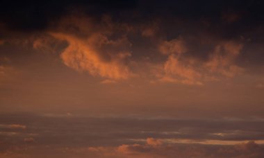 Gökyüzü değişimi için yüksek çözünürlüklü Sunset Sky arkaplanı