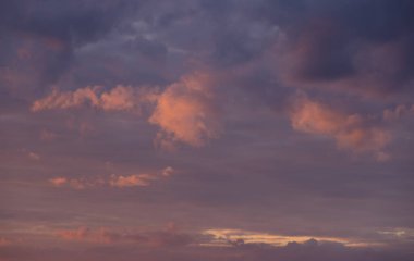 Gökyüzü değişimi için yüksek çözünürlüklü Sunset Sky arkaplanı