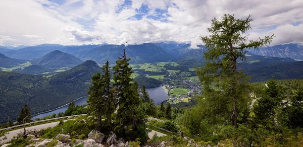 Cenário incrível e paisagem típica na Áustria - os Alpes Austríacos — Fotografia de Stock