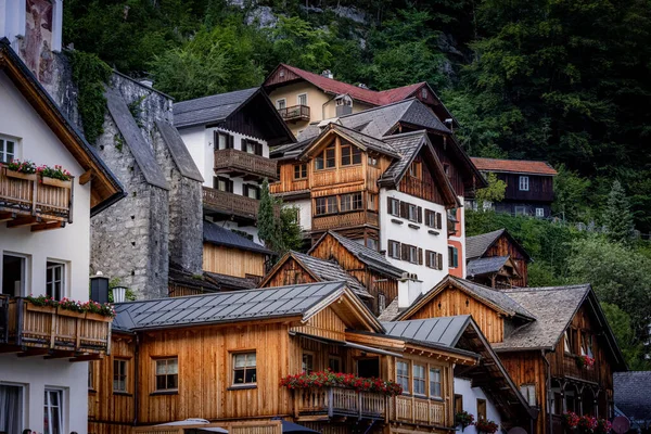 Les étonnantes maisons de Hallstatt en Autriche — Photo