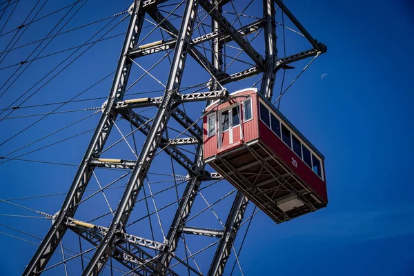 Vienna Ferris Wheel at Prater Entertainment Park - VIENNA, AUSTRIA, EUROPE - AUGUST 1, 2021 — стокове фото