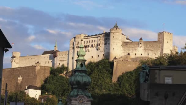 Pevnost Salcburk Rakousko s názvem Hohensalzburg — Stock video