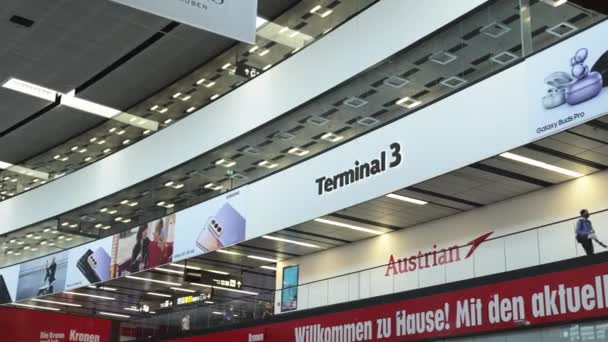 Vienna Airport VIE - Terminal 3 - VIENNA, AUSTRIA, EUROPE - AUGUST 1, 2021 — Stock Video