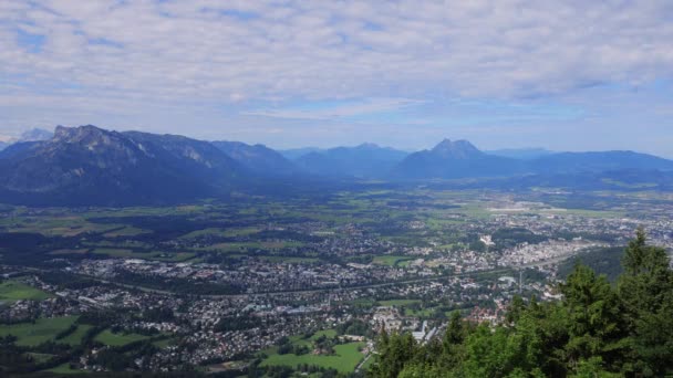 俯瞰奥地利阿尔卑斯山畔萨尔茨堡的高山 — 图库视频影像