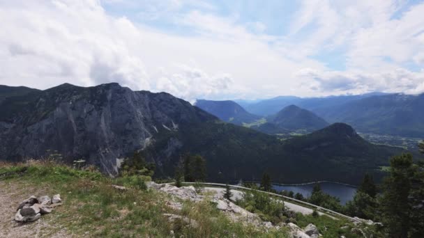 Υπέροχο τοπίο στις αυστριακές Άλπεις - ιδανικό για διακοπές και χαλάρωση — Αρχείο Βίντεο