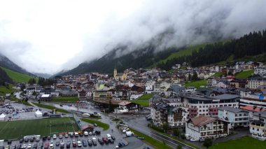 Avusturya 'nın Ischgl köyü - hava manzaralı