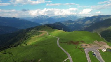 Avusturya 'da Passo Rombo denilen yüksek alp yolu
