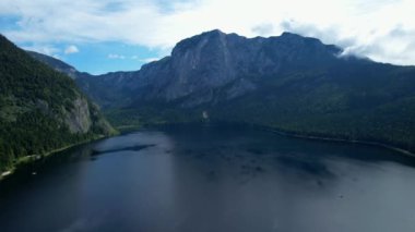 Avusturya 'daki Altaussee Gölü - hava manzaralı