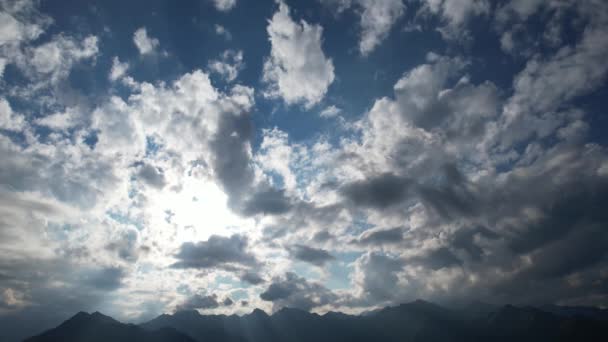 Céu bonito com nuvens para substituição do céu — Vídeo de Stock