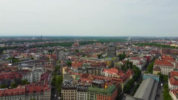 Luchtfoto uitzicht over het centrum van München - historische wijk — Stockvideo