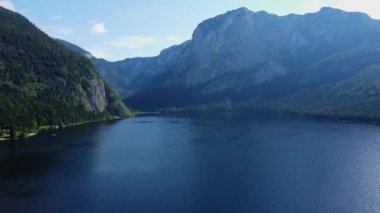 Avusturya 'daki Altaussee Gölü - hava manzaralı