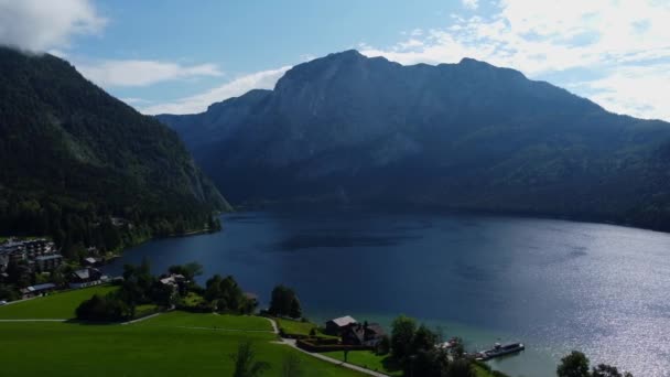 Avusturya 'daki Altaussee Gölü - hava manzaralı — Stok video