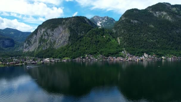 Krásné jezero Hallstatt v Rakousku — Stock video