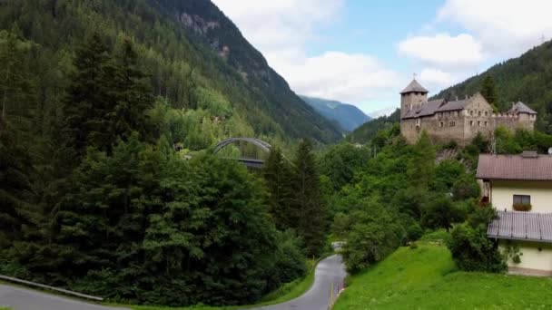 蒂罗尔古堡-奥地利阿尔卑斯山-空中景观 — 图库视频影像