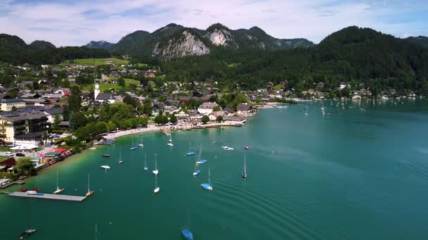 Villaggio di St Gilgen sul lago Wolfgangsee in Austria — Video Stock