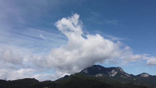 美丽的天空，用云彩代替天空 — 图库视频影像