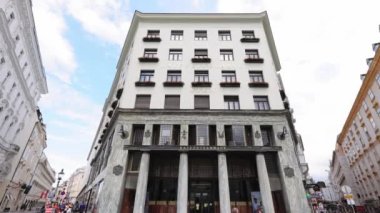 Viyana 'daki ünlü banka - İmparatorluk Sarayı' ndaki Raiffeisenbank - Viyana, AUSTRIA - 1 Ağustos 2021