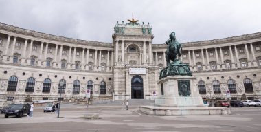 Habsburg 'un Viyana Hofburg İmparatorluk Sarayı' ndaki konutu - şehrin en ünlü simgesi - VIENNA, AUSTRIA - 1 AĞUSTRU, 2021