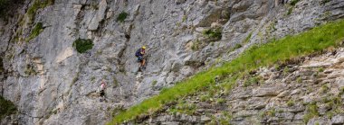 Avusturya Alplerindeki dağcı - seyahat fotoğrafçılığı