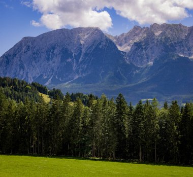 Avusturya 'da şaşırtıcı manzara ve tipik manzara - Avusturya Alpleri - seyahat fotoğrafçılığı