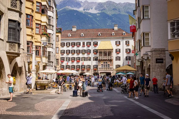 Den Historiska Stadsdelen Innsbruck Med Vacker Gågata Och Torg Innsbruck — Stockfoto