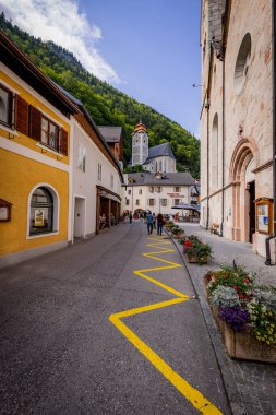 Avusturya 'nın ünlü Hallstatt köyü - bir dünya mirası alanı - HALLSTATT, AUSTRIA - 30 Temmuz 2021