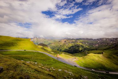 Avusturya 'daki Grossglockner High Alpine Yolu üzerinde harika geniş açı görüntüsü - seyahat fotoğrafçılığı