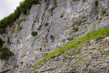 Avusturya Alplerindeki dağcı - seyahat fotoğrafçılığı