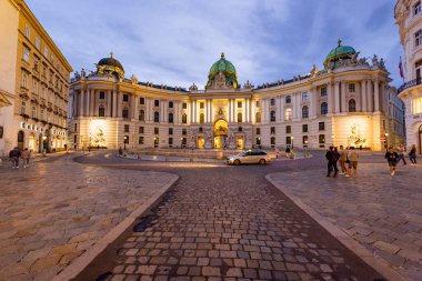 Viyana Hofburg Sarayı - şehrin en ünlü simgesi - Viyana, AVUSTRIA - 1 AĞUSTOS, 2021