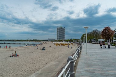 Baltık Denizi 'ndeki ünlü Gezgin Plajı - LUBECK, ALMANY - 10 Mayıs 2021