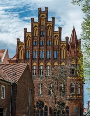 Lubeck Almanya 'sının tarihi şehir merkezi - LUBECK, Almanya - 10 Mayıs 2021