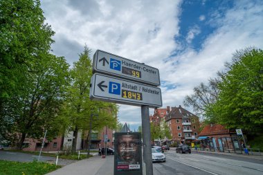 Otopark İşaretleri - Lubeck, Almanya - 10 Mayıs 2021