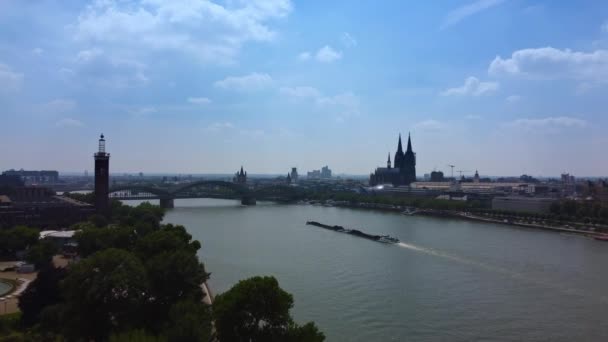 Nehir Ren Köln Şehrinin Yukarısından Hava Fotoğrafçılığı — Stok video